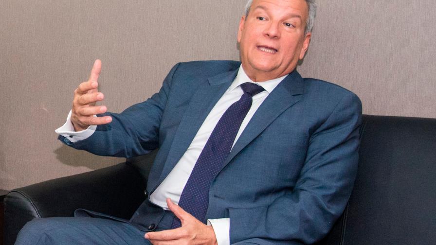 Macarrulla dirige el gabinete presidencial de Luis Abinader