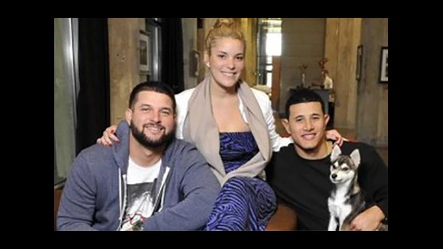 Yonder Alonso desea jugar con Manny  Machado, su cuñado, en White Sox