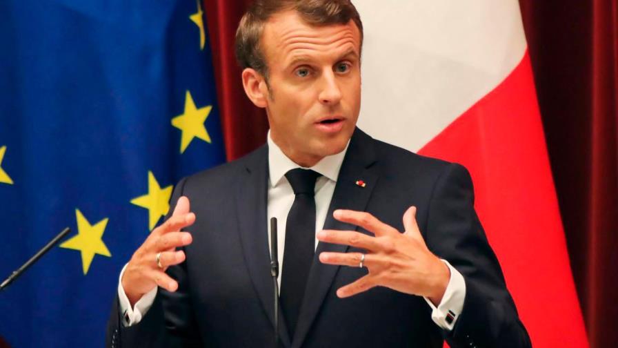 Macron cambia dos miembros su Gobierno a solo 5 semanas de las presidenciales Macron cambia dos miembros su Gobierno a solo 5 semanas de las presidenciales