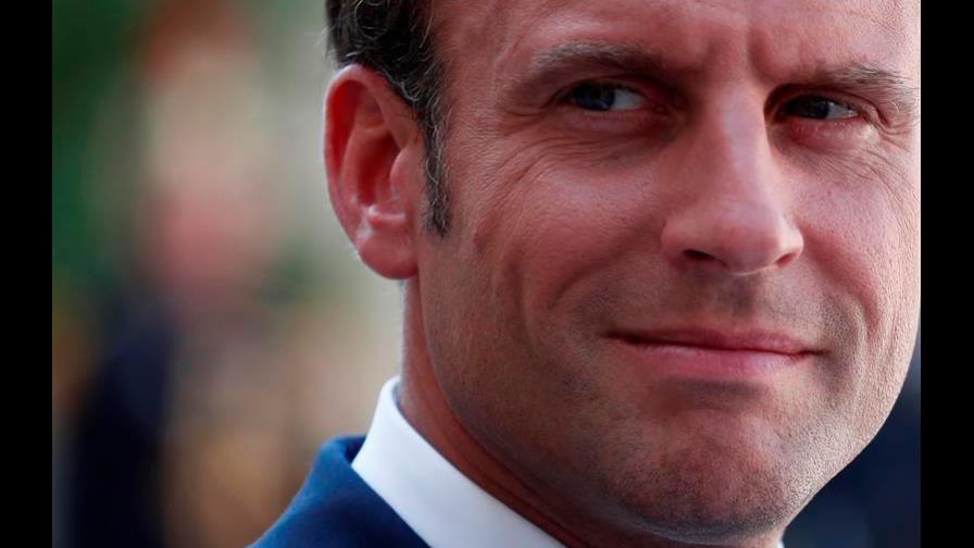 Macron aplaza sus salidas del Elíseo por el coronavirus Macron aplaza sus salidas del Elíseo por el coronavirus