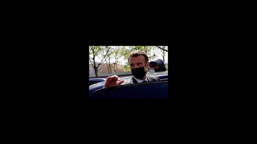 Macron pide “una transición democrática” en Chad, no “una sucesión”