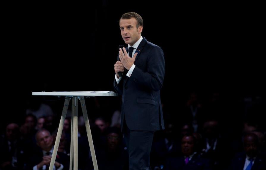 Macron dice que Francia permanecerá en Irak incluso si EEUU se retira 