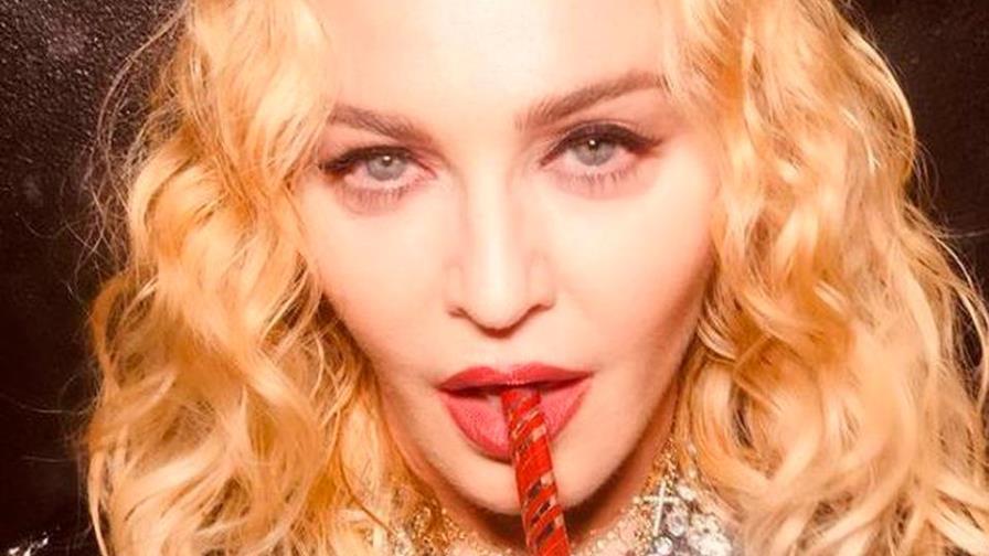 Madonna se hace primer tatuaje a sus 62 años por una razón especial
