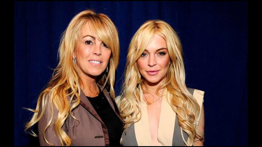 Acusan a madre de cantante Lindsay Lohan de conducir en estado de embriaguez