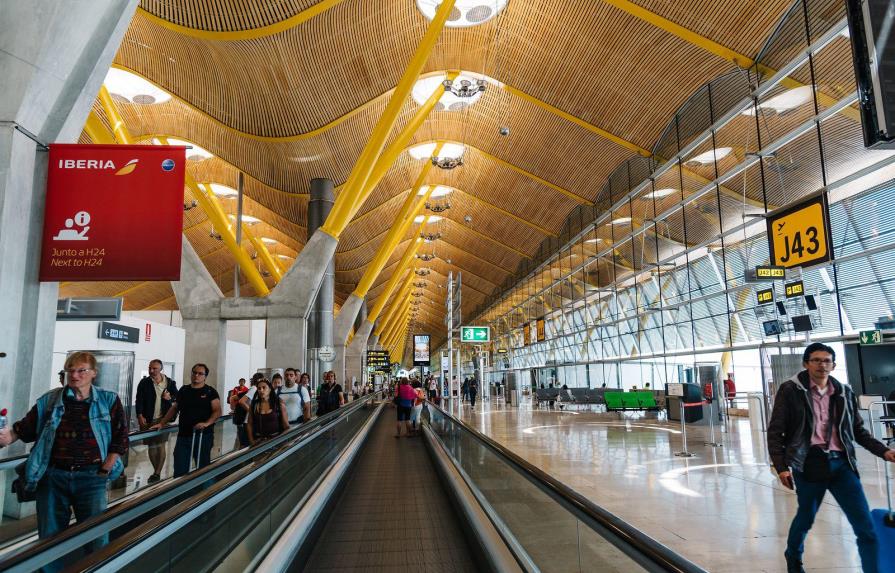 Aeropuertos españoles tendrán cámaras para monitorear la temperatura de los pasajeros
