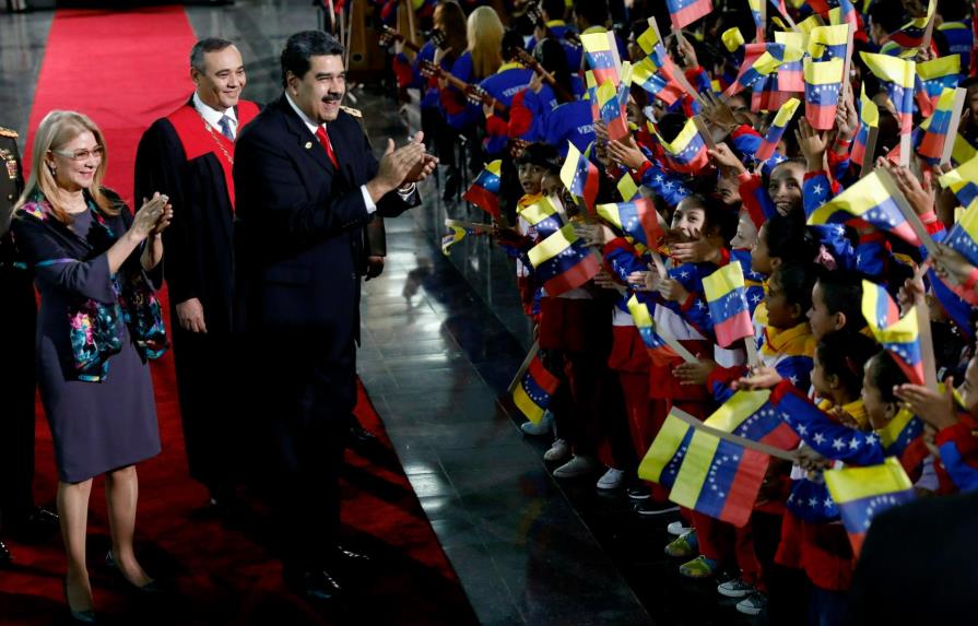 Maduro otorga tres días más de asueto en la Semana Santa en Venezuela