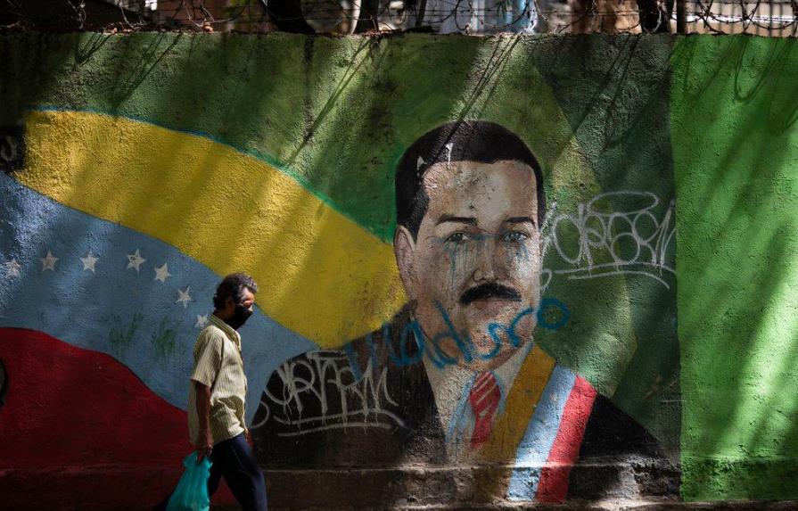 Pandemia ayuda a Maduro a afianzarse en el poder