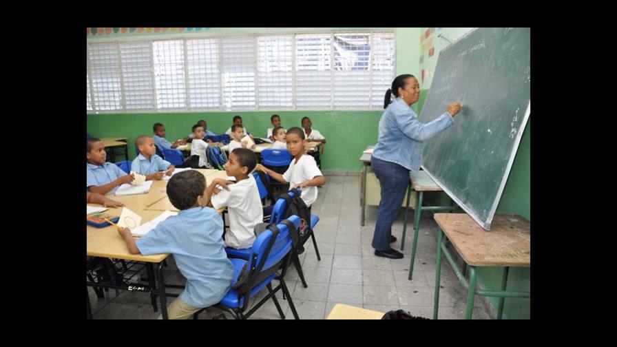 Maestros contratados pasan “las mil y una”
