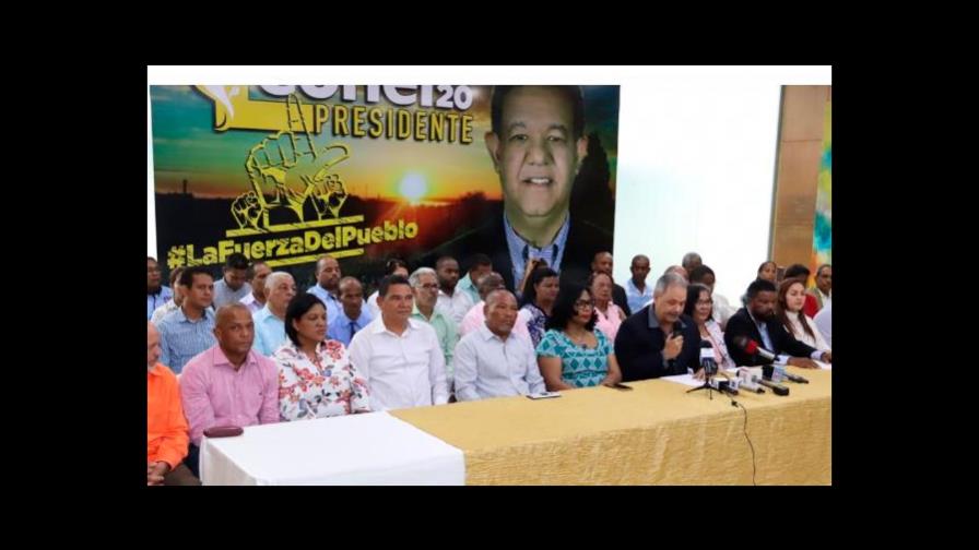 La Fuerza del Pueblo recibe apoyo de maestros del PLD