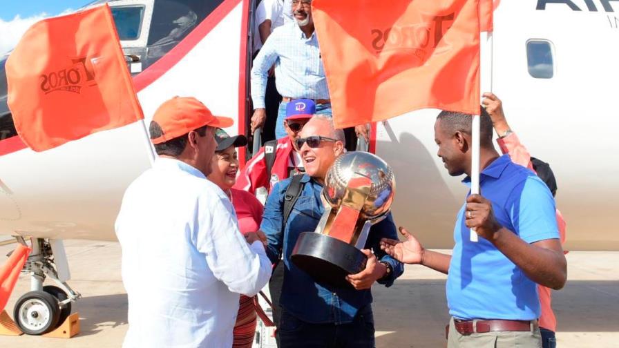 La llegada de los Toros con la corona de campeón de la Serie del Caribe