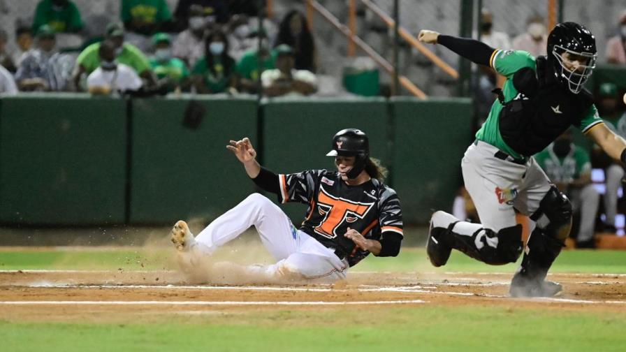 Los Toros tienen aliento luego de blanquear a las Estrellas cuatro por cero Los Toros tienen aliento luego de blanquear a las Estrellas cuatro por cero