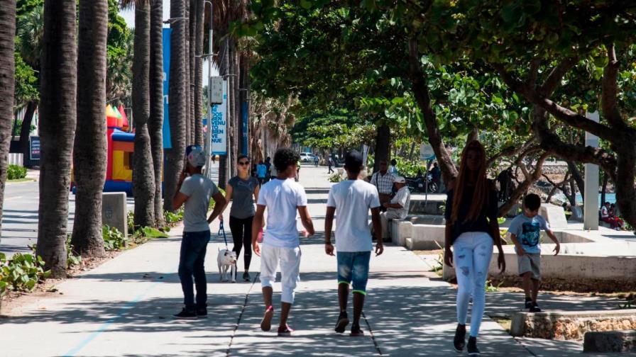 Retiran parqueadores del Malecón mediante operativo