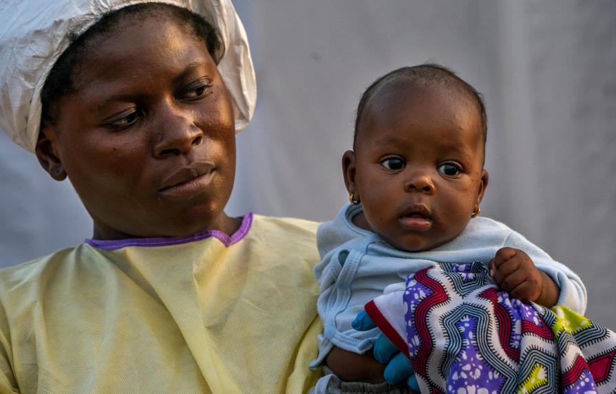 Muchos afectados por el ébola en Congo mueren en sus casas