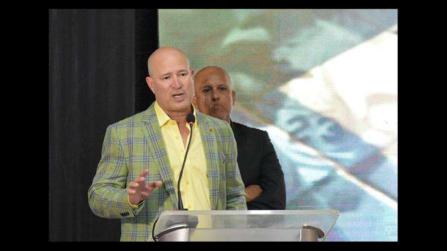 La renovación de Manny Acta sigue en el aire, lo que disgusta al gerente La renovación de Manny Acta sigue en el aire, lo que disgusta al gerente