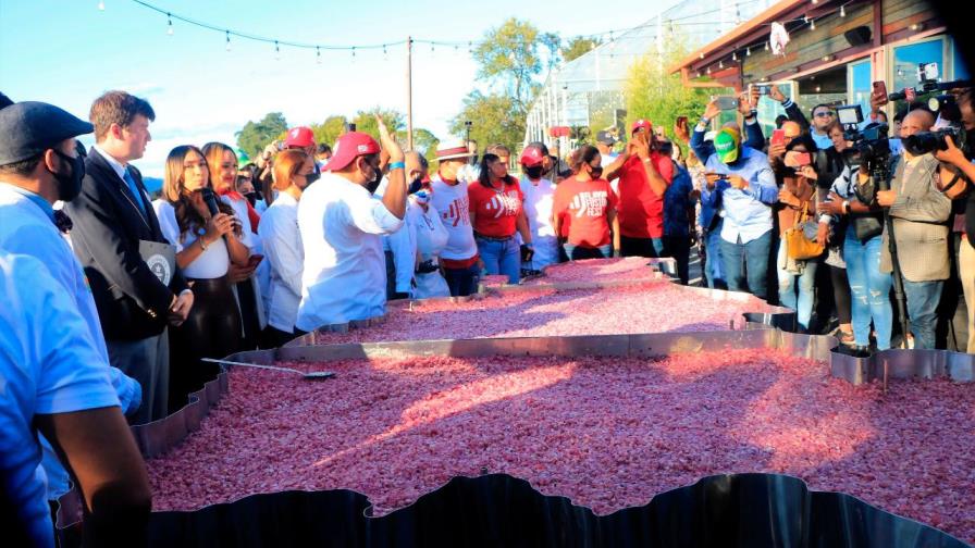 Senado reconoce alcaldía de Tamayo por lograr Récord Guinness con mangú servido más grande del mundo Senado reconoce alcaldía de Tamayo por lograr Récord Guinness con mangú servido más grande del mundo