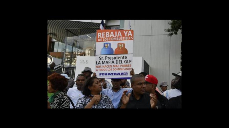 Denuncian mafia en sector combustibles; algunos aumentan sus precios Denuncian mafia en sector combustibles; algunos aumentan sus precios