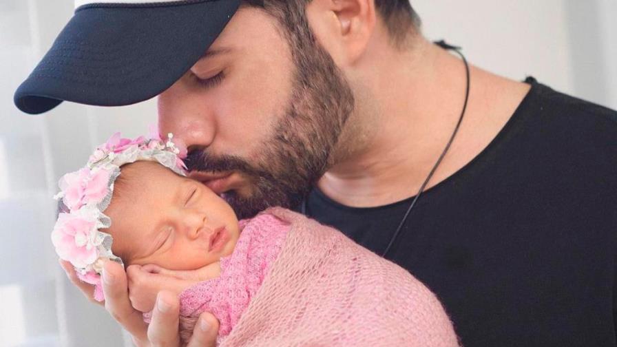 “Montserrat, mi gran bendición”, Manny Cruz muestra el rostro de su hija “Montserrat, mi gran bendición”, Manny Cruz muestra el rostro de su hija