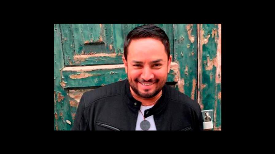 Cantante Manny Manuel es ingresado tras sufrir recaída por alcoholismo