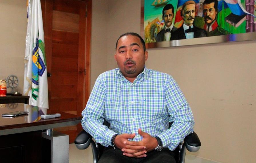 Director distrital de Verón atribuye a políticas acusaciones en su contra 