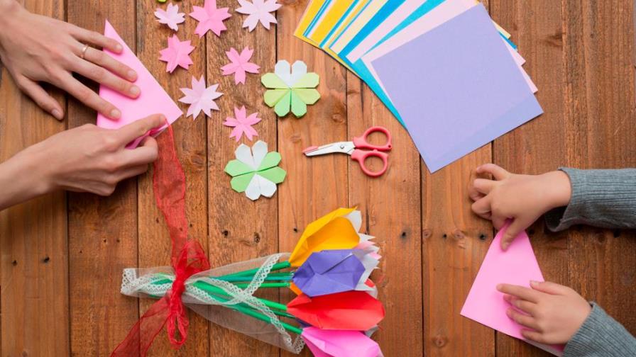 Seis canales de YouTube para hacer manualidades con tus hijos Seis canales de YouTube para hacer manualidades con tus hijos