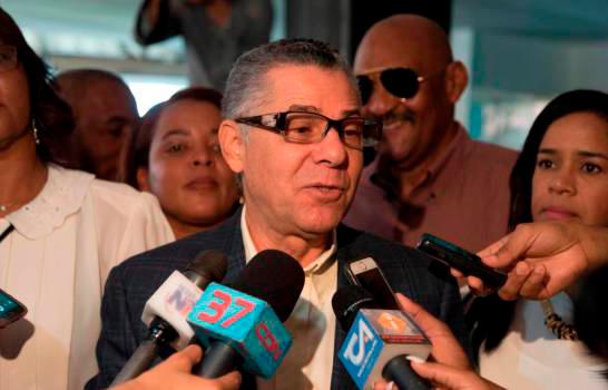 Candidato a alcalde de Santo Domingo Este por el Partido Revolucionario Moderno, Manuel Jiménez. 