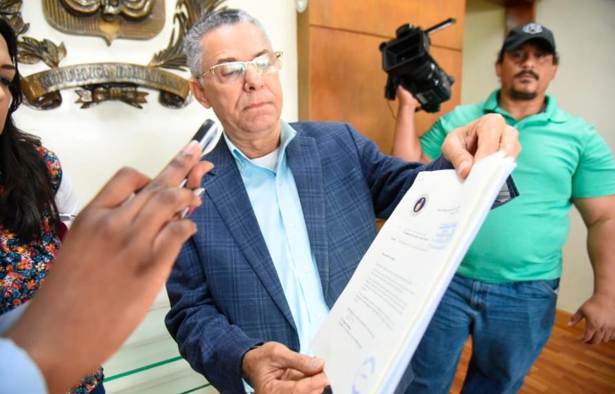 Manuel Jiménez denuncia ante la JCE irregularidades en la competencia por la alcaldía de SDE