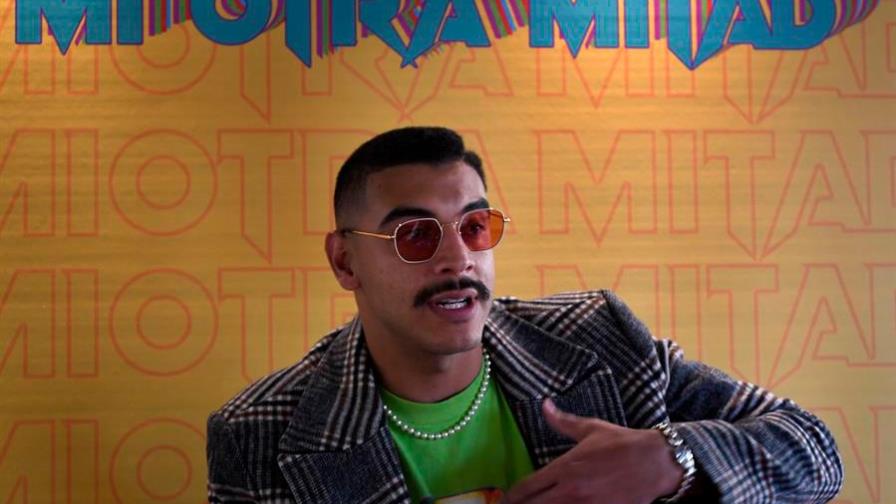 Manuel Medrano estrena “Mi otra mitad”: “voy a seguir escribiéndole al amor” Manuel Medrano estrena “Mi otra mitad”: “voy a seguir escribiéndole al amor”