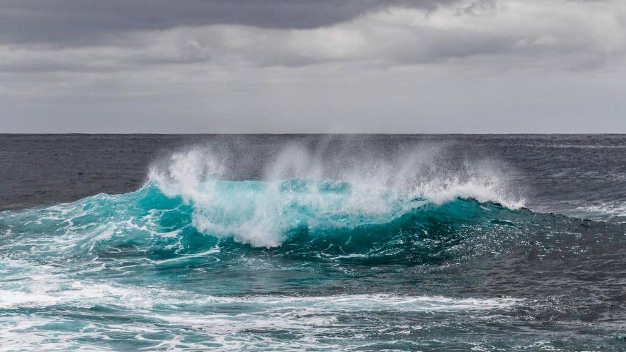 Armada “desafía” condiciones del tiempo en la búsqueda de náufragos en Samaná