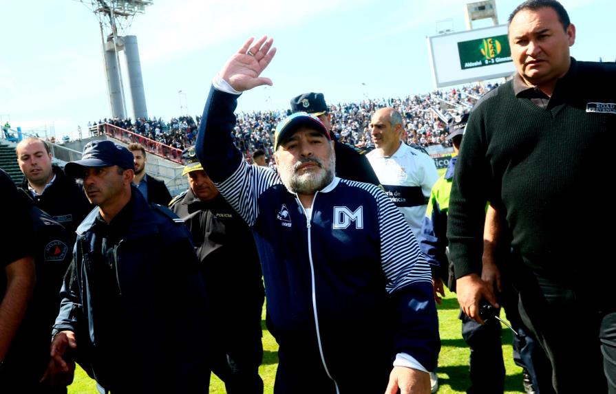 Continuidad de Maradona en Gimnasia está en duda por el cambio de presidente