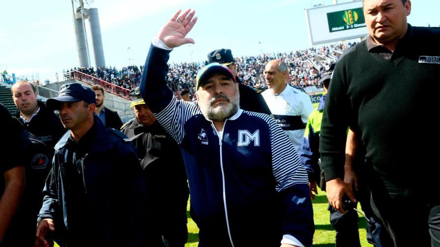 Continuidad de Maradona en Gimnasia está en duda por el cambio de presidente