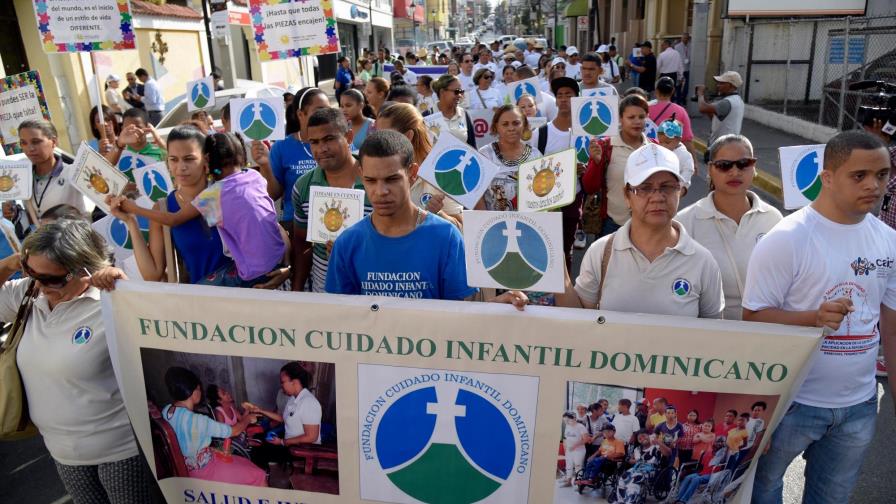 En Santiago realizan caminata a favor de personas con discapacitad