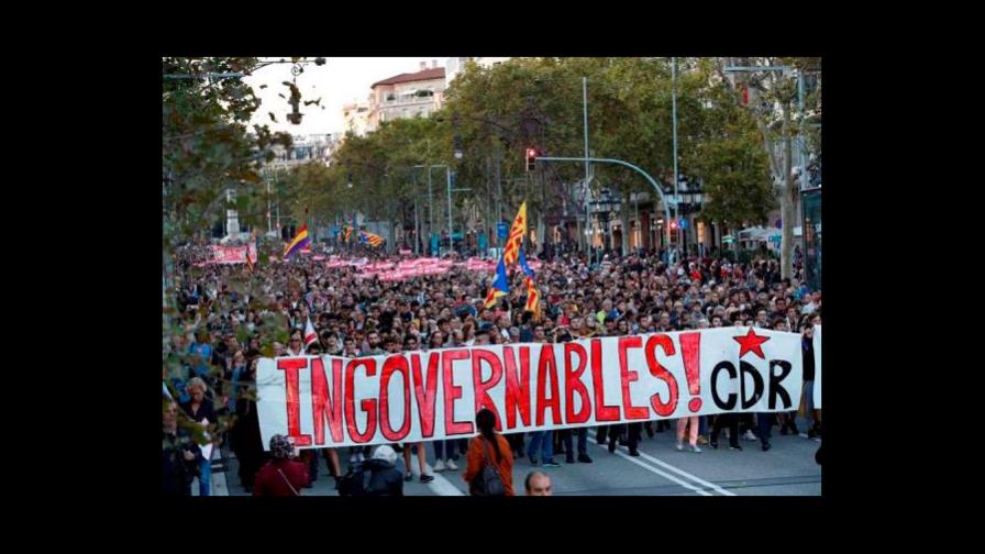 Violencia separatista en  Cataluña deja un balance de 125 heridos