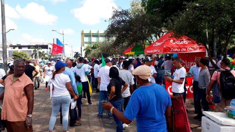 Grupos empiezan a reunirse antes de marchar contra la corrupción y la impunidad Grupos empiezan a reunirse antes de marchar contra la corrupción y la impunidad