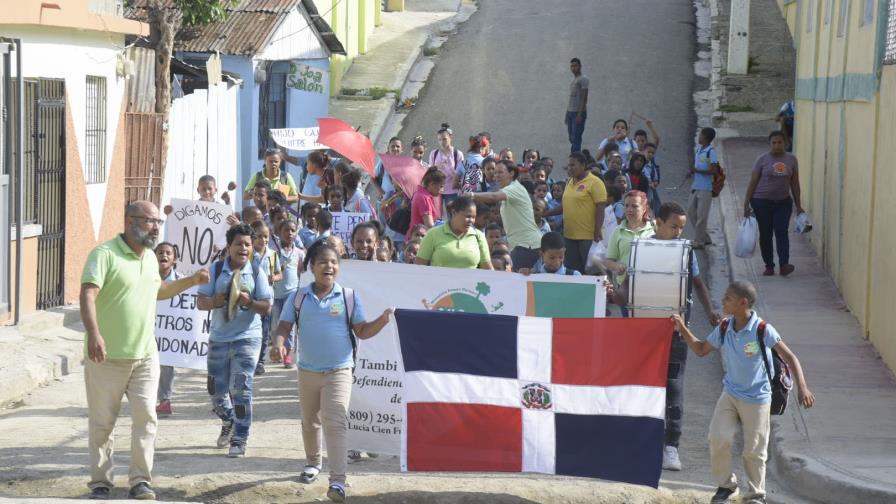 En Santiago marchan contra el abuso infantil