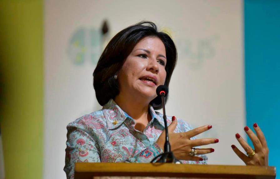 Margarita pide a Dios dar resignación a familiares del presidente Medina por muerte de padre