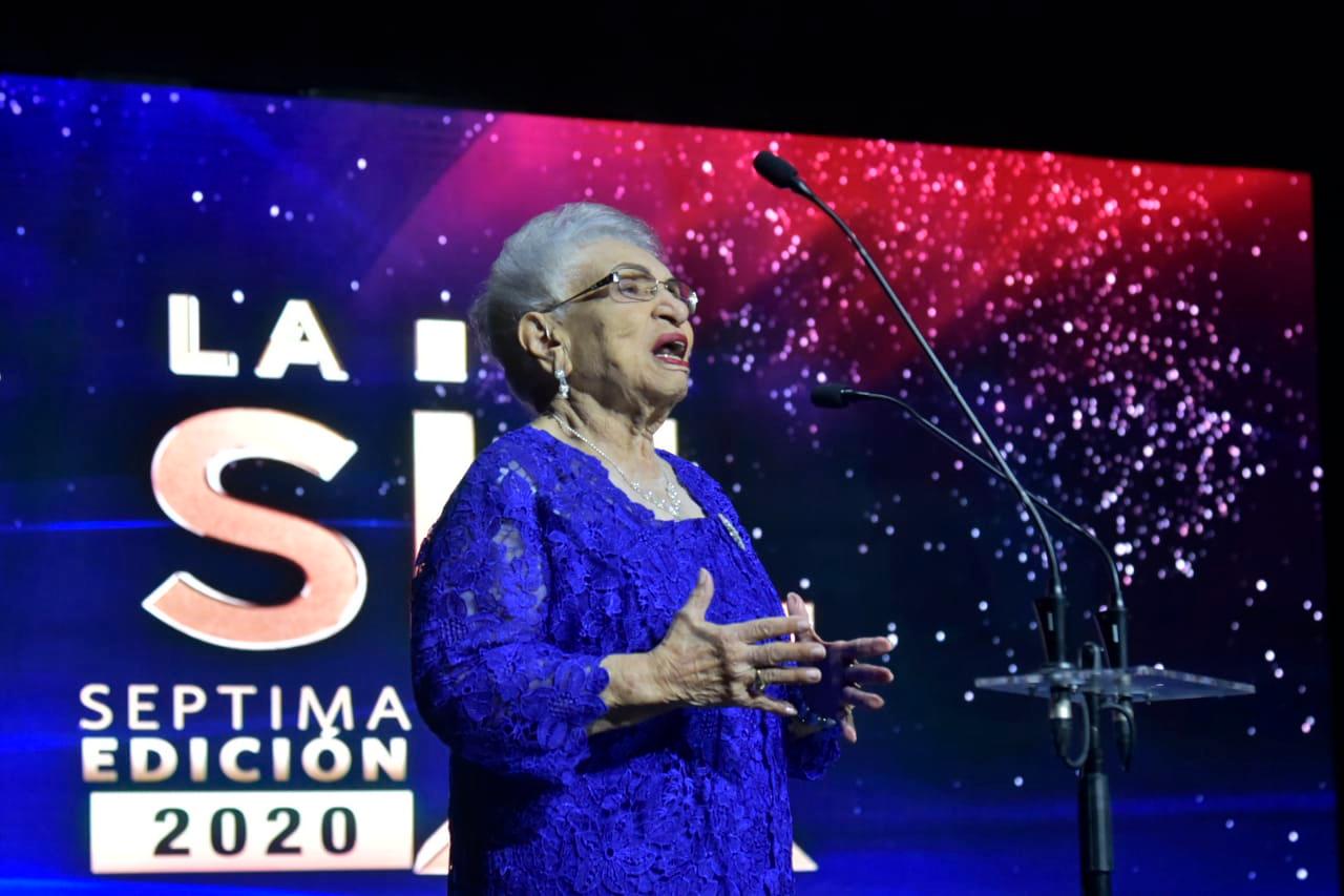 María Cristina Camilo agradece la distinción.