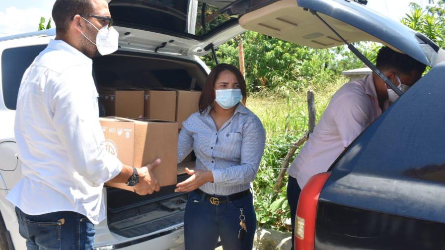 Familia del judo de La Vega entrega kits de alimentos a necesitados