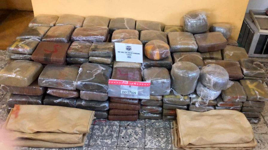 Hombre abandona camión cargado de auyamas que tras ser inspeccionado tenía 1,454 libras de marihuana