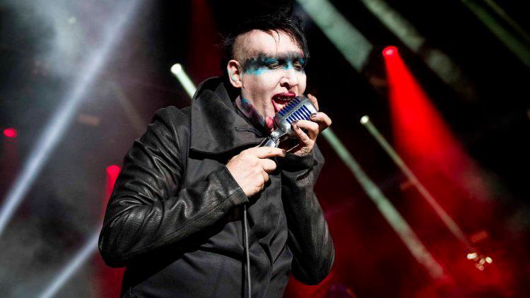 Marilyn Manson pierde su discográfica al ser acusado por abuso sexual