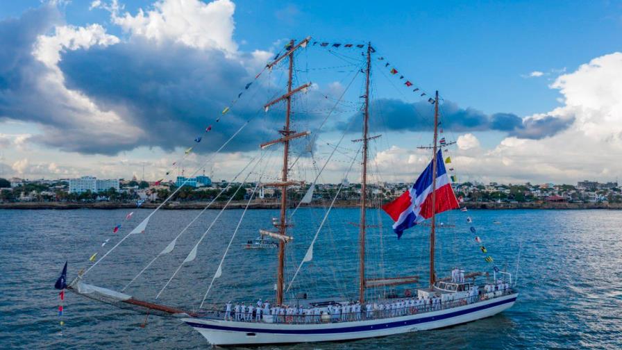 Zarpa crucero de instrucción de la Armada “Tridente de Neptuno, Otoño 2019” Zarpa crucero de instrucción de la Armada “Tridente de Neptuno, Otoño 2019”