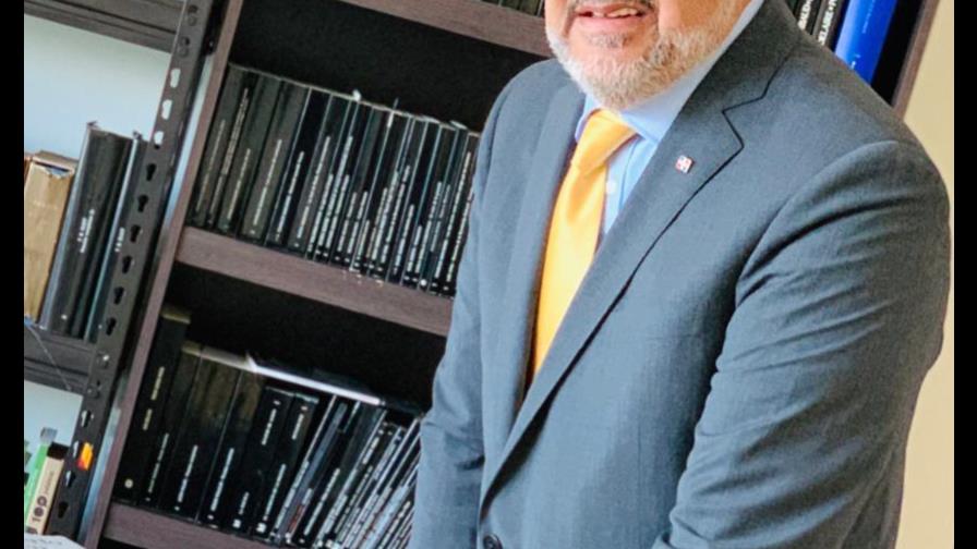 El escritor Marino Berigüete dictará teleconferencia en New York