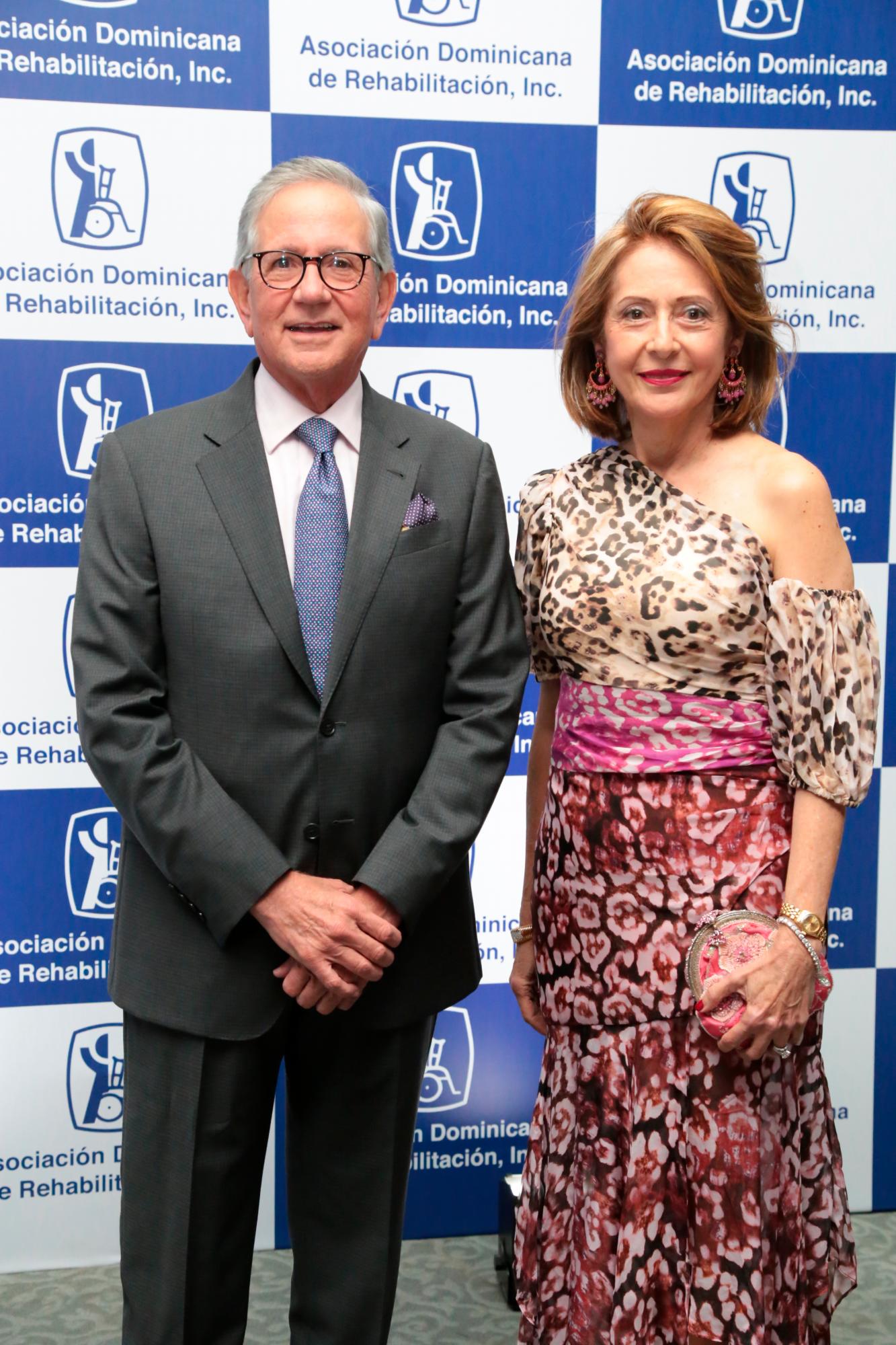 Marino Ginebra y Miriam Pou de Ginebra.