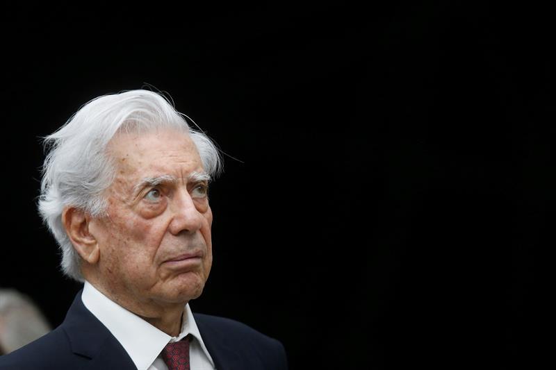 Finalistas de Premio Vargas Llosa ahondan en México sobre su proceso creativo