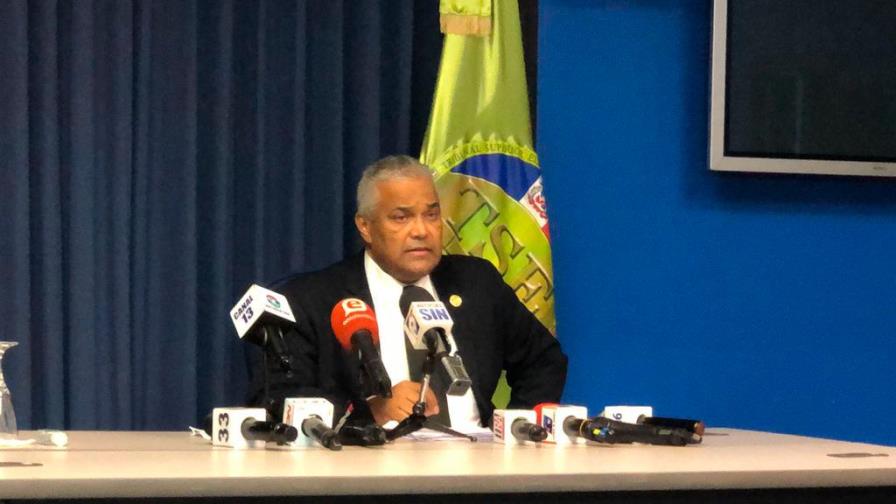 Suspenden sesión del TSE porque el presidente está a la espera de resultado de prueba de COVID-19 Suspenden sesión del TSE porque el presidente está a la espera de resultado de prueba de COVID-19