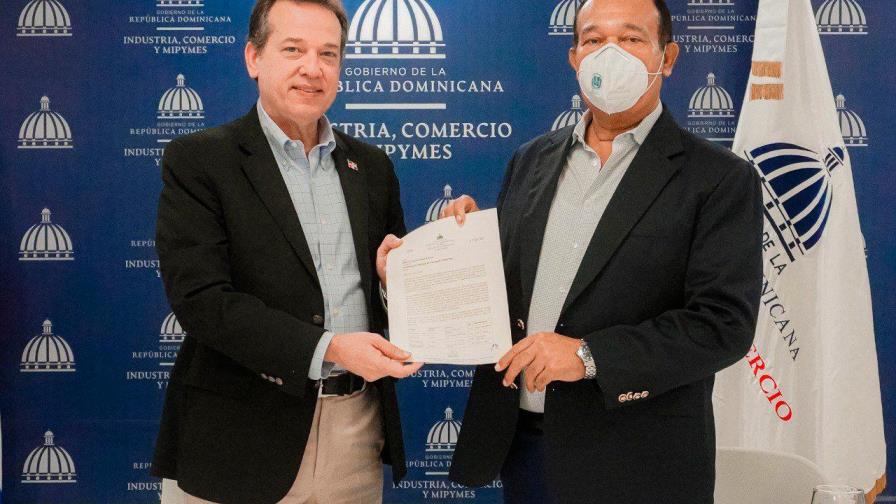 Industria y Comercio entrega listado de tanques de combustibles habilitados para los sindicatos