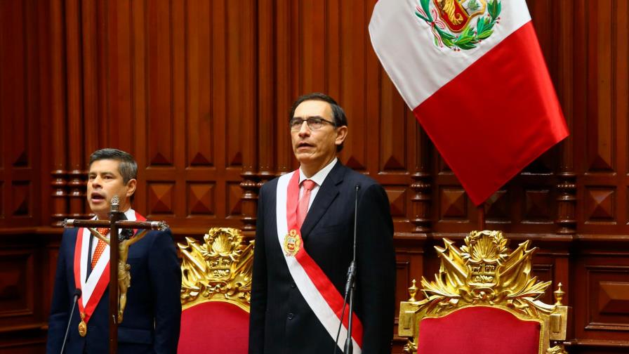 Presidente de Perú se despoja de la inmunidad para que lo investiguen por corrupción Presidente de Perú se despoja de la inmunidad para que lo investiguen por corrupción