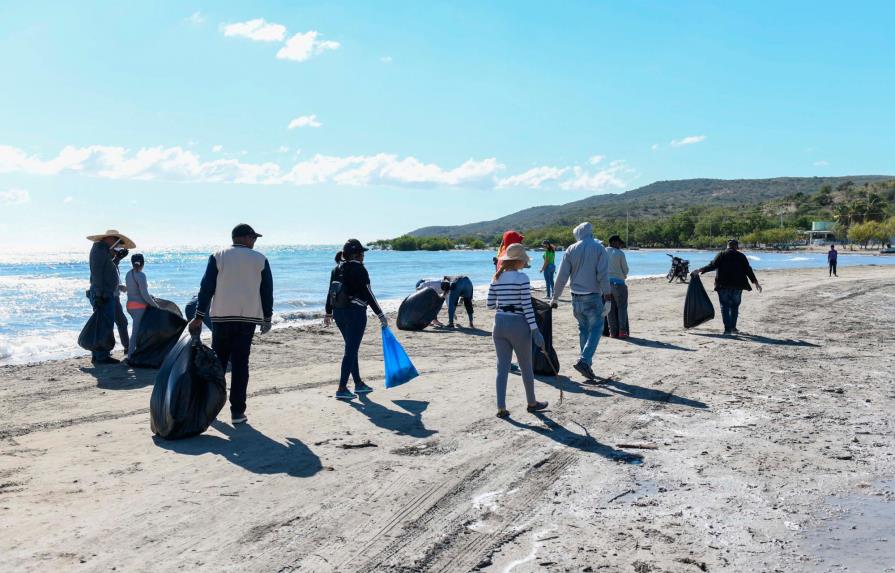 Regional Sur del Infotep participa en jornada de limpieza de playas