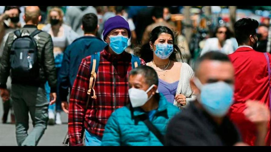 Por aumento casos COVID-19, Dinamarca quiere reintroducir uso de mascarillas en interiores