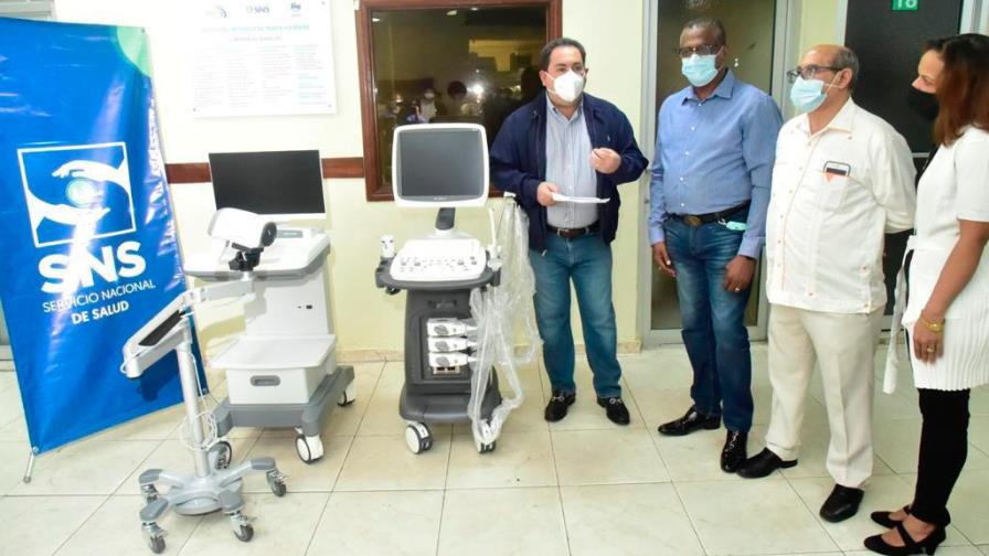 SNS entrega más de RD$20 millones en equipos para seis hospitales 