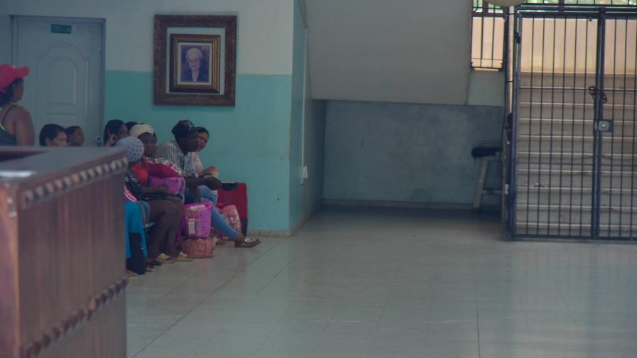 Médicos de maternidad de Santiago también paralizan sus labores 